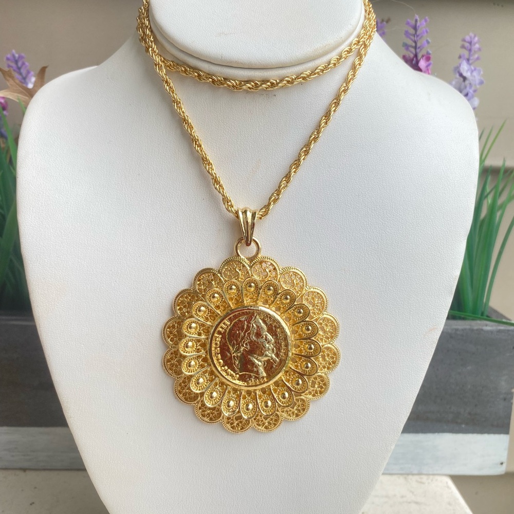 - GG NECKLACE - Picture 8 of 10